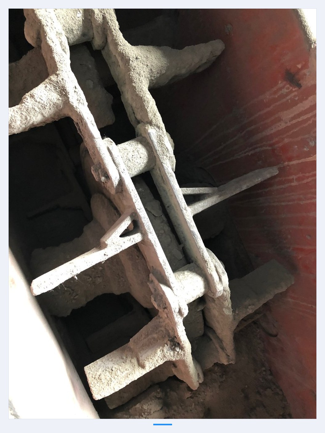 P152 dust removal scraper chain, internal view