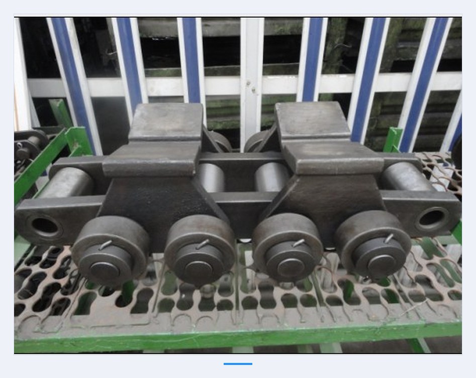 P150 steel pipe conveyor chain, close-up of the chain
